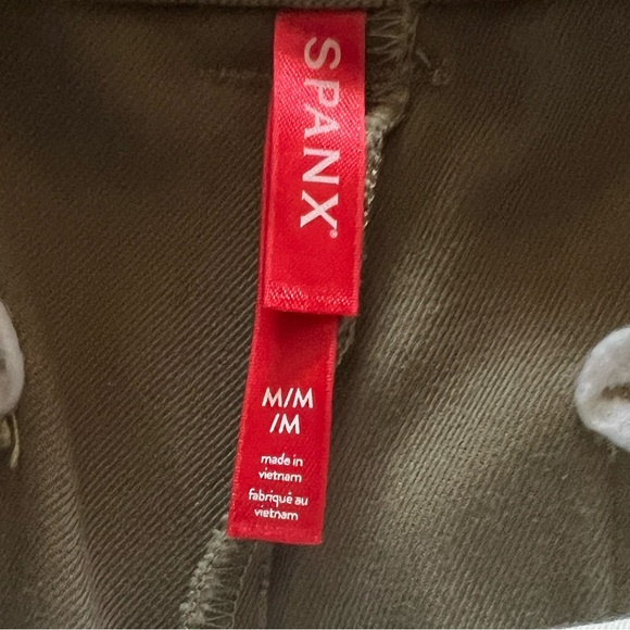Women's Spanx Olive Wide-Leg Cargo Pants - Picture 5 of 8
